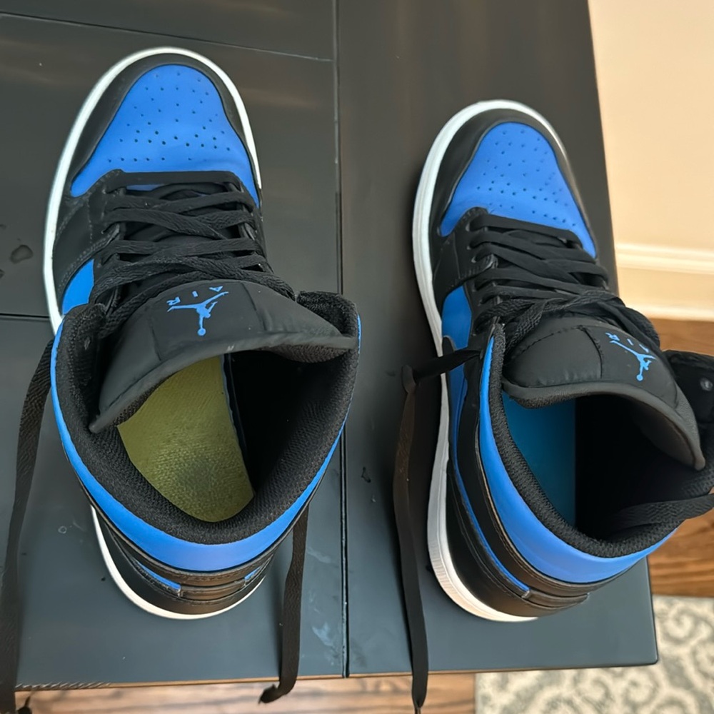 Air Jordan 1 Mid Men's Shoes - Hardly worn